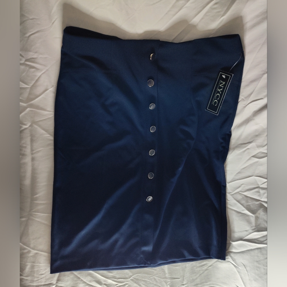 NWT Navy NYCC stretchy skirt